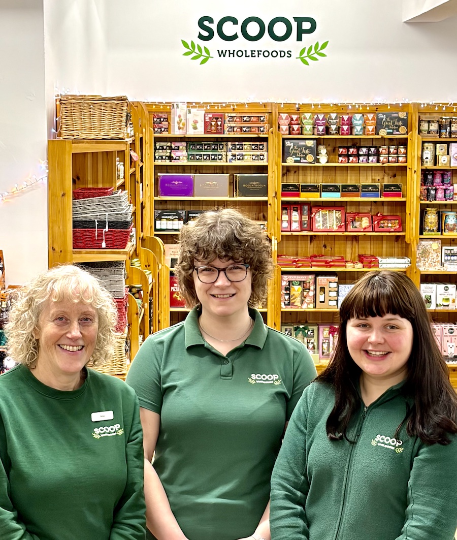 Scoop-staff